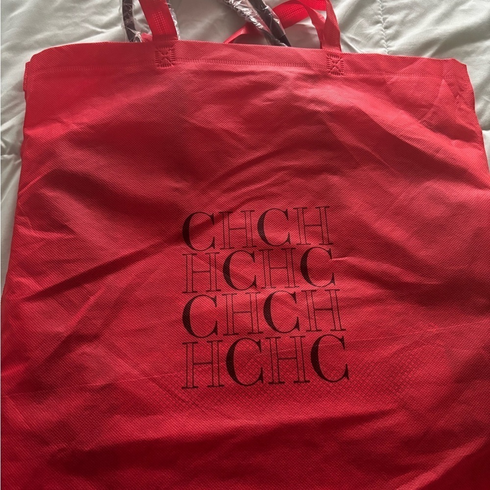 Chic Black and White Tote Bag - Picture 3 of 3